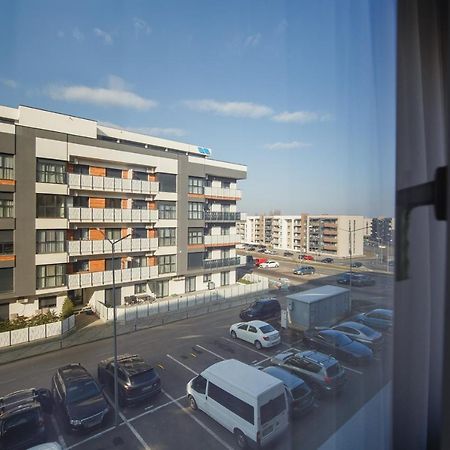 Retreat To A Stylish Home At West Residence 拉迪亚 外观 照片